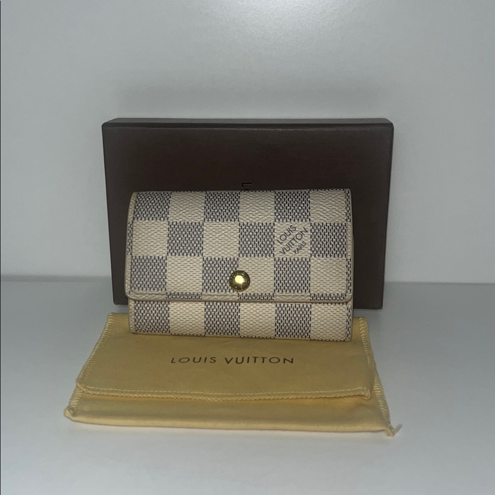 Louis Vuitton Azur Damier Key Wallet - Picture 3 of 8